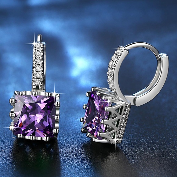 💫New Silver Exquisite Square CZ Earrings 💫 - Picture 2 of 3